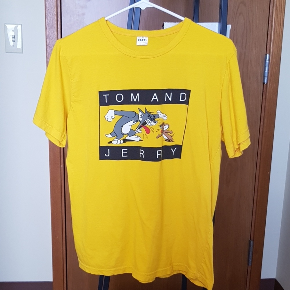 Mustard yellow tom and jerry T-shirt